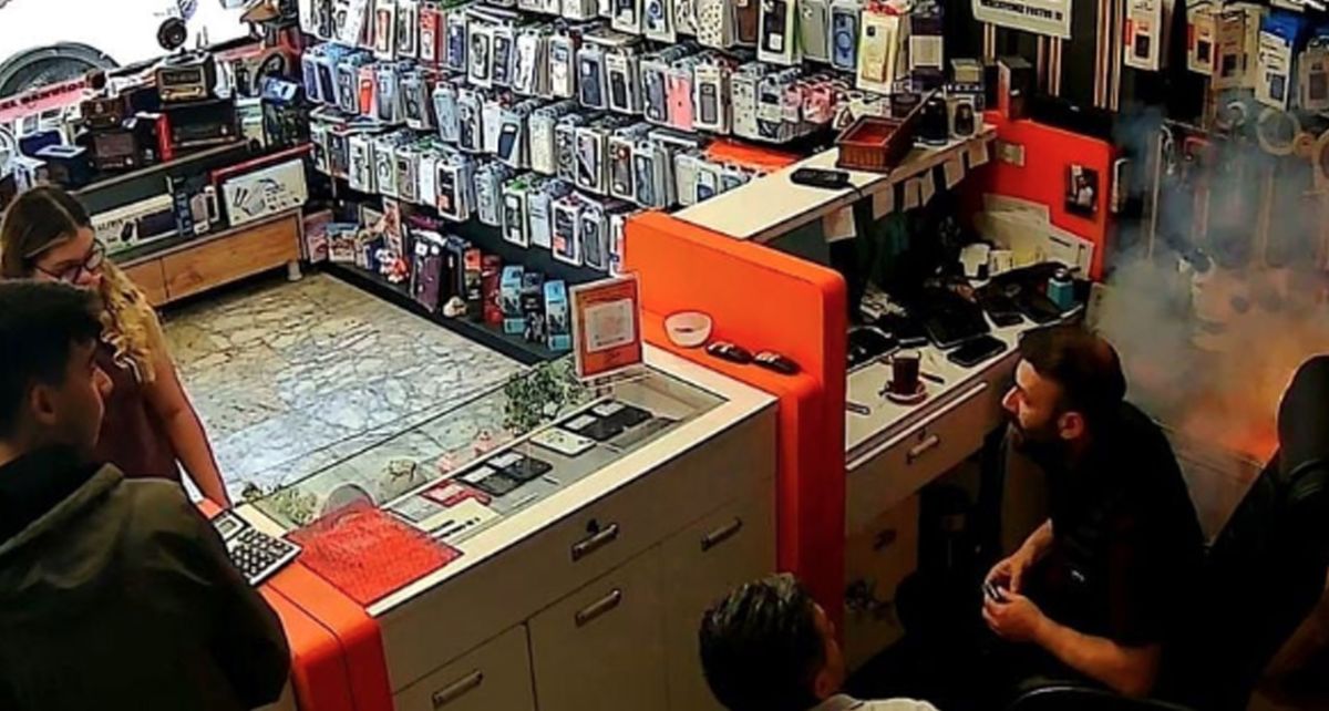 Kastamonu'da Tamir Sırası Bekleyen Telefonun ...